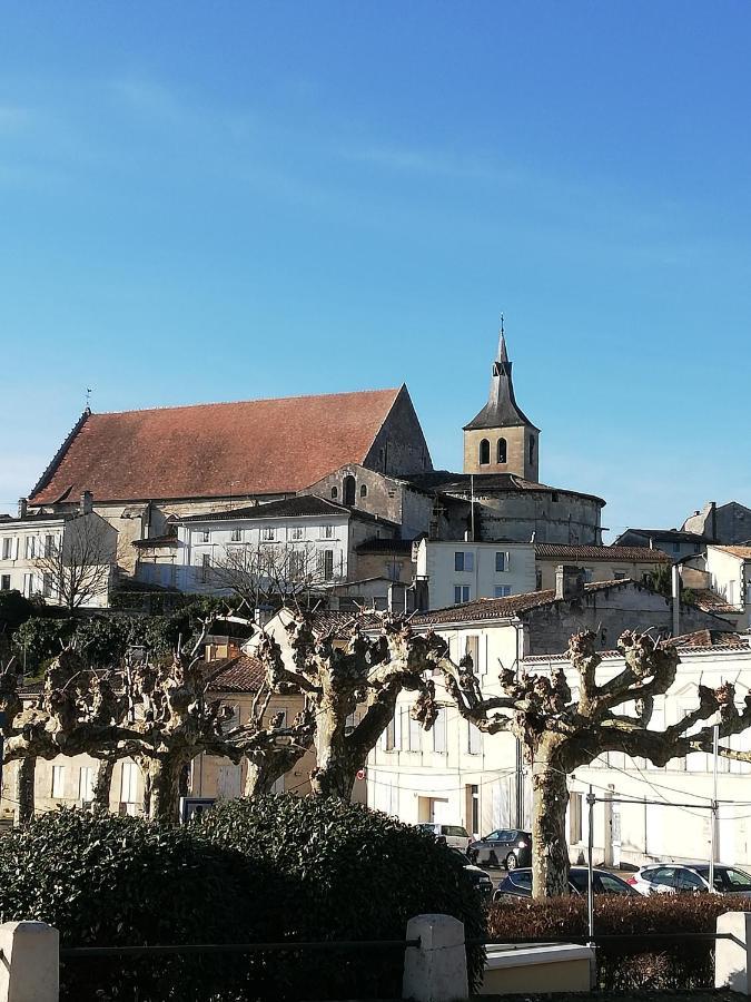 Chambre D'Hotes Chez Sandrine Guîtres Exteriör bild